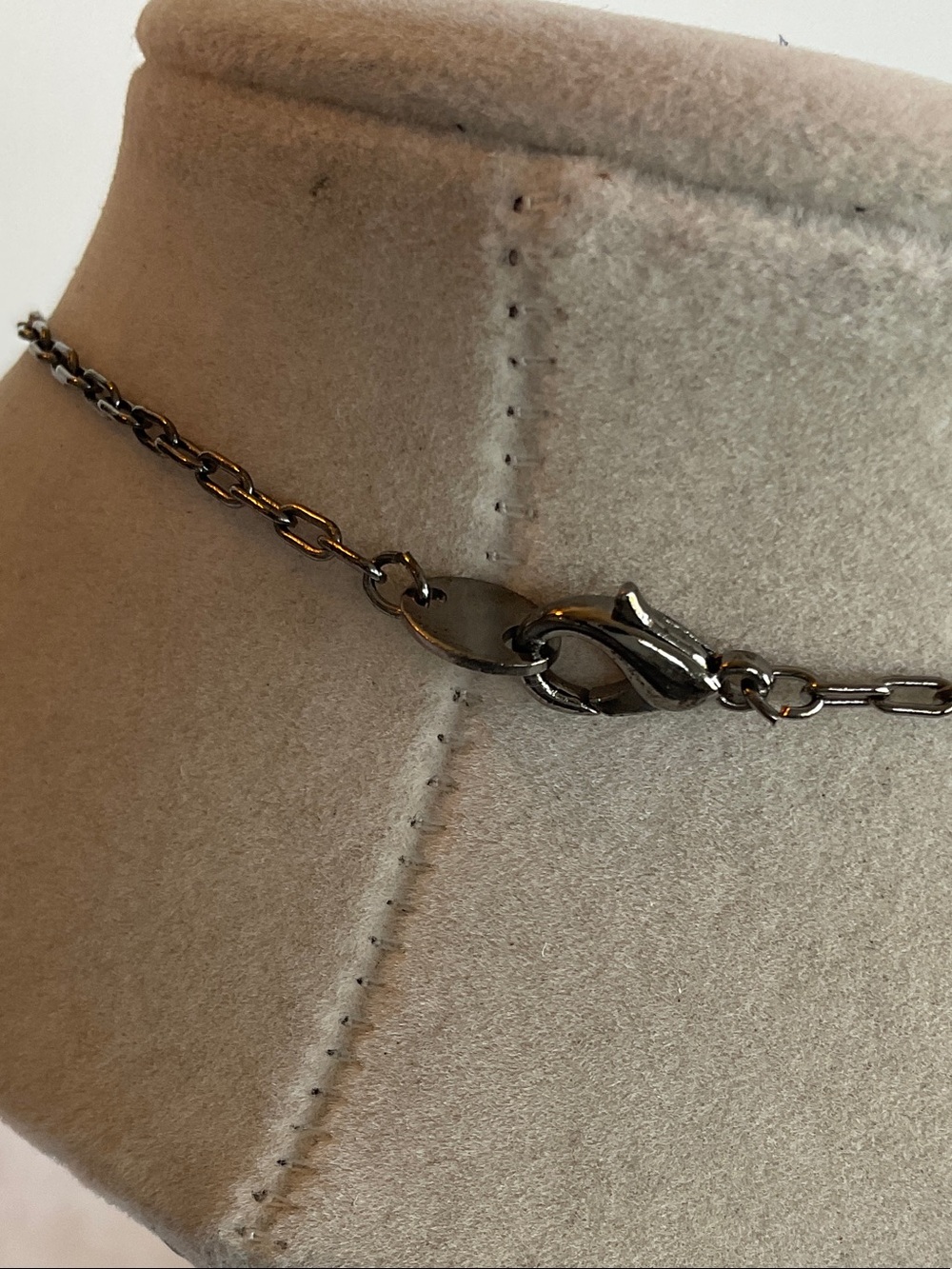 Flower Rhinestone Necklace - Picture 3 of 4